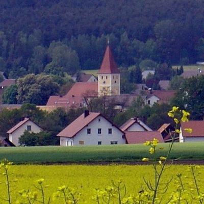 Bild vergr&ouml;&szlig;ern: Filialkirche St. Johannes Kronstetten
