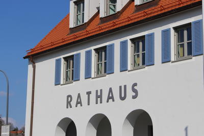 Bild vergr��ern: Rathaus in Wackersdorf
