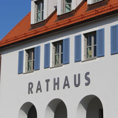 Bild vergr��ern: Rathaus in Wackersdorf