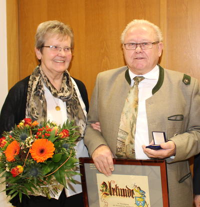 Bild vergr��ern: B�rgermedaille 2014 Johann Kulzer