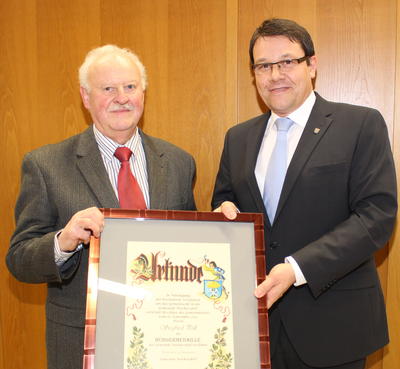 Bild vergr��ern: B�rgermedaille 2014 Siegfried P�ll