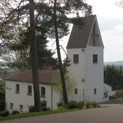 Bild vergr&ouml;&szlig;ern: Evangelische Friedenskirche Wackersdorf