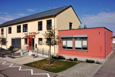 Bild vergr��ern: Aussenansicht des Kindergarten Villa Kunterbunt