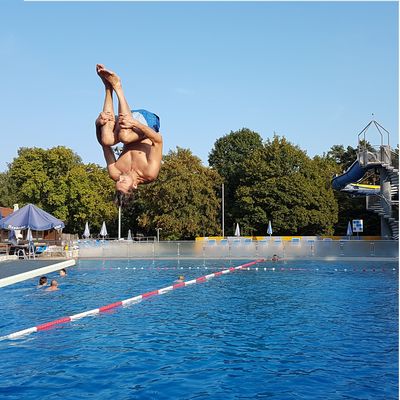 Bild vergr&ouml;&szlig;ern: Schwimmerbecken im Wackersdorfer Panoramabad.