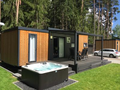 Murner See Ferienwohnungen Aussenansicht mit Pool