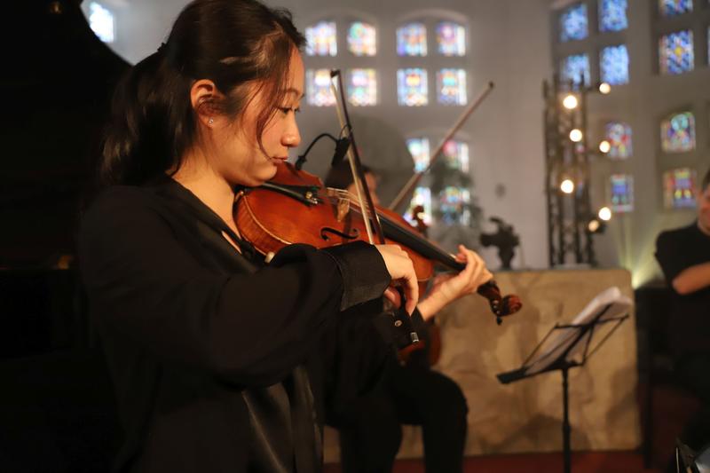 Florian Christl & The Modern String Quintet (1)