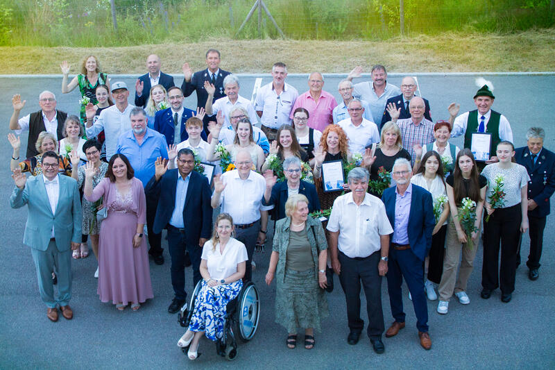 Ehrenamtsgala 2024 - Gruppenfoto aller Geehrten