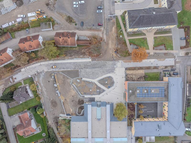R&uuml;ckblick Vorplatz Sporthalle (1)
