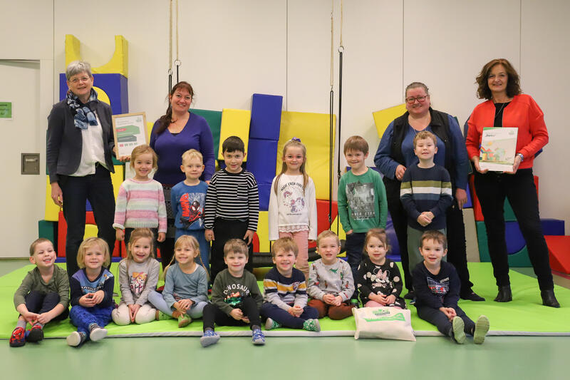 Zum vierten Mal zertifiziert: Kinderhaus Regenbogen ist Haus der Kinderforscher