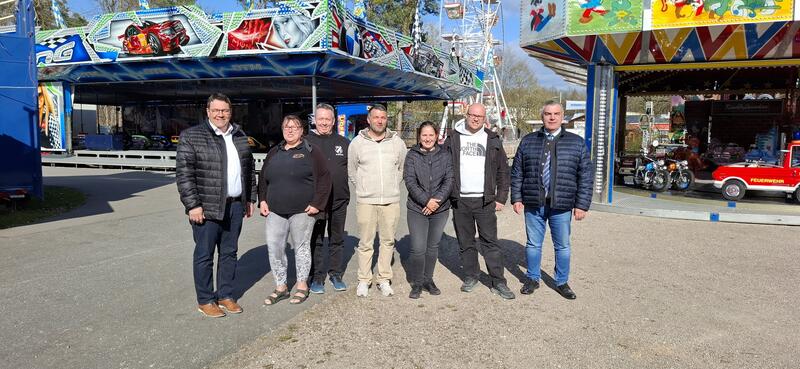 Volksfest in den Startl&ouml;chern
